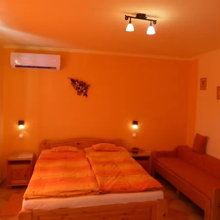 Napfeny Apartman Es Vendeghaz Egerszalok Exterior photo
