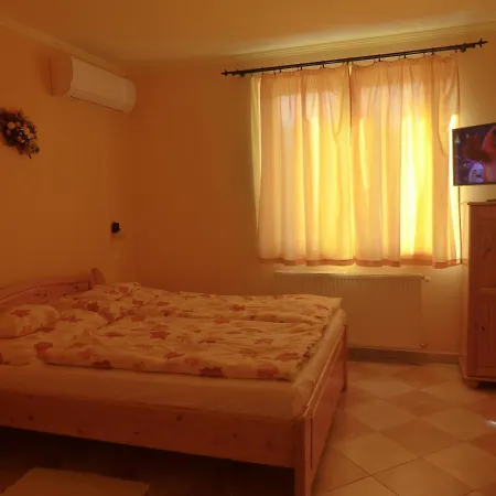 Napfeny Apartman Es Vendeghaz Egerszalok Exterior photo