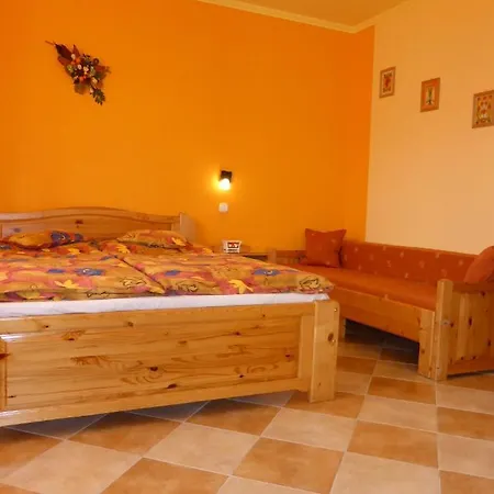 Napfeny Apartman Es Vendeghaz Egerszalok Room photo