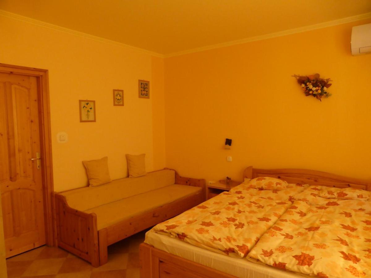 Apartment Napfeny Es Vendeghaz