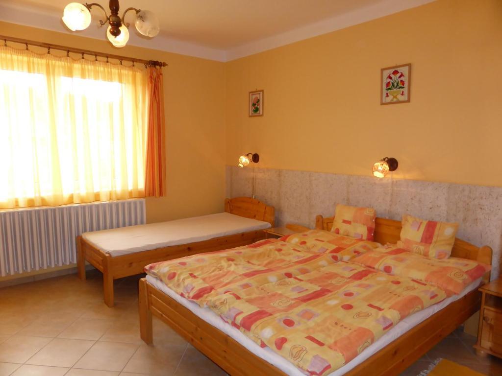 Napfeny Es Vendeghaz Apartment Egerszalok