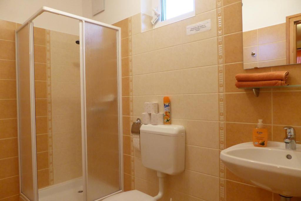 Napfeny Es Vendeghaz Apartment