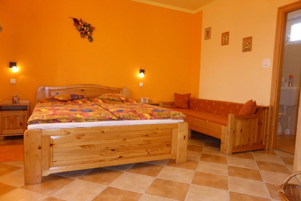 Napfeny Es Vendeghaz Apartment Egerszalok